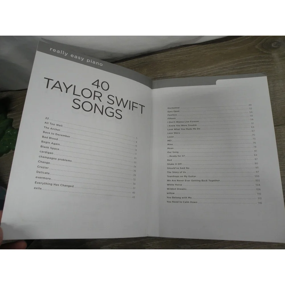 Really Easy Piano: 40 Taylor Swift Songs Sheet Music Book Hal Leonard Beginner